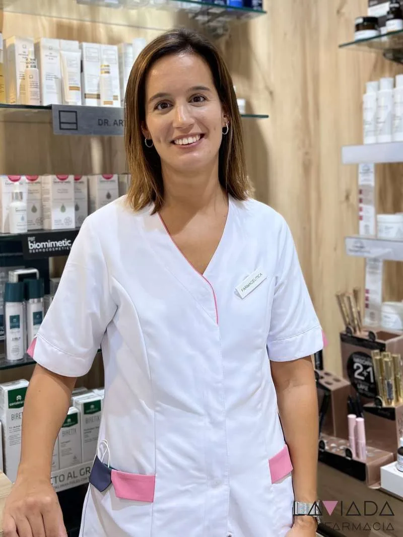 Ester, farmacéutica en Farmacia Laviada