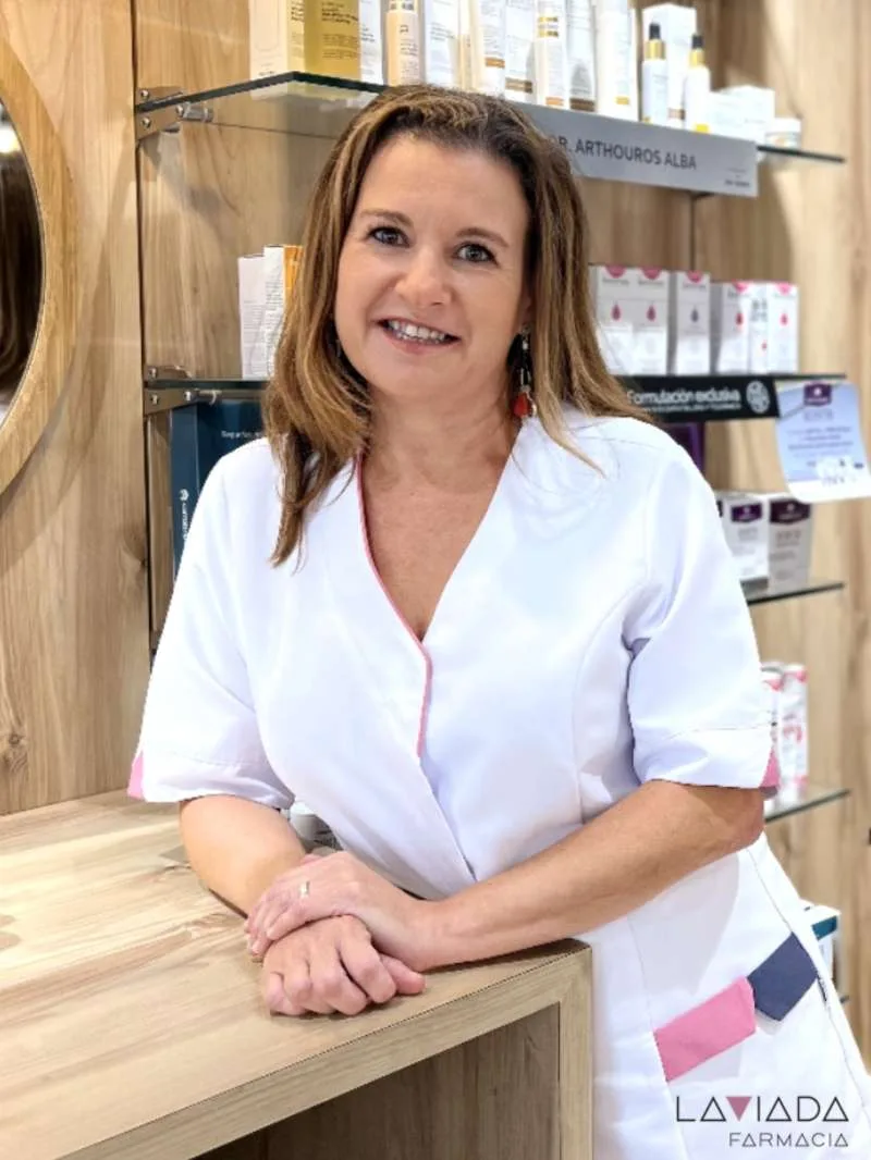 María Cachón, farmacéutica especialista en dermofarmacia en Farmacia Laviada